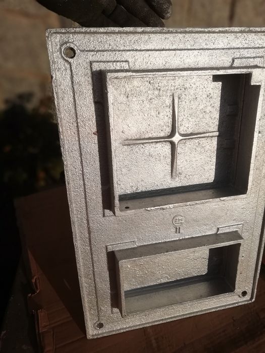 Drzwiczki żeliwne do pieca kaflowego lub wędzarni