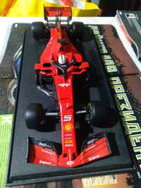 Машинка колекционая болид Феррари Формула 1