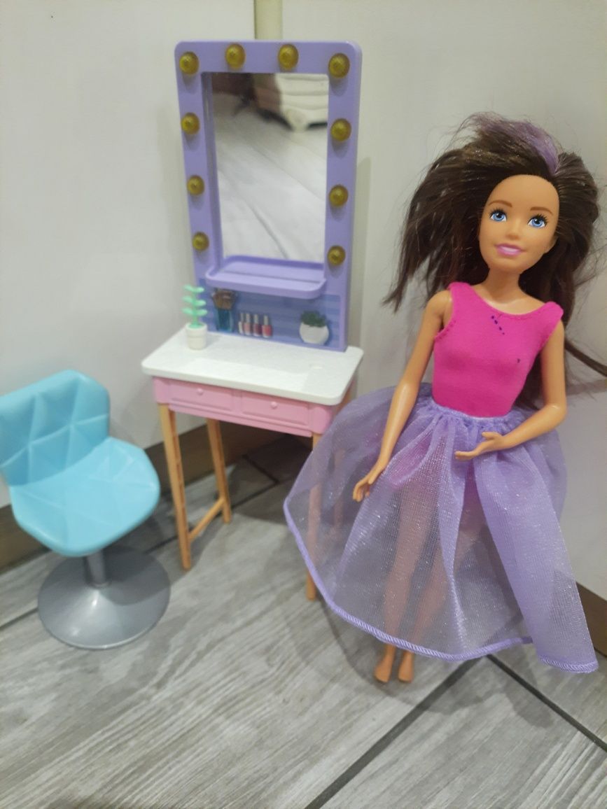 Lalka barbie + toaletka