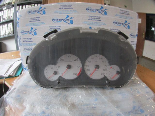 Quadrante 9648836580 PEUGEOT 206 2003 1.4HDI 70CV 5P DOURADO KM/H DIGITAL Apoio Partido