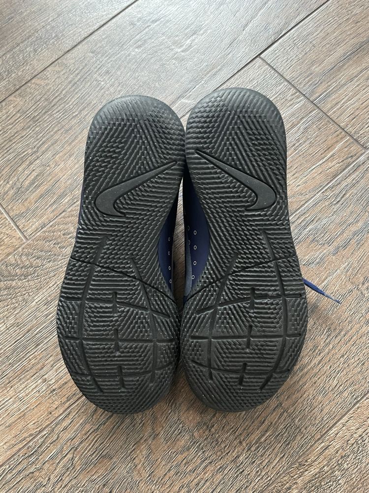 Nike Mercurial-halówki do piłki nożnej 37.5