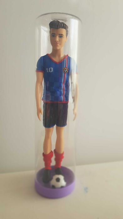 Barbie - Boneco Ken Jogador de Futebol Camisola Azul - Brinquedo ㅤ