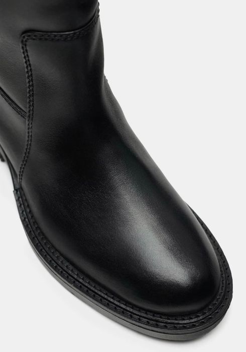 Шкіряні чоботи Zara