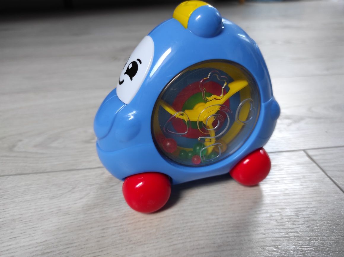 Zabawka autko Smiki z wiatraczkiem i pileczkami