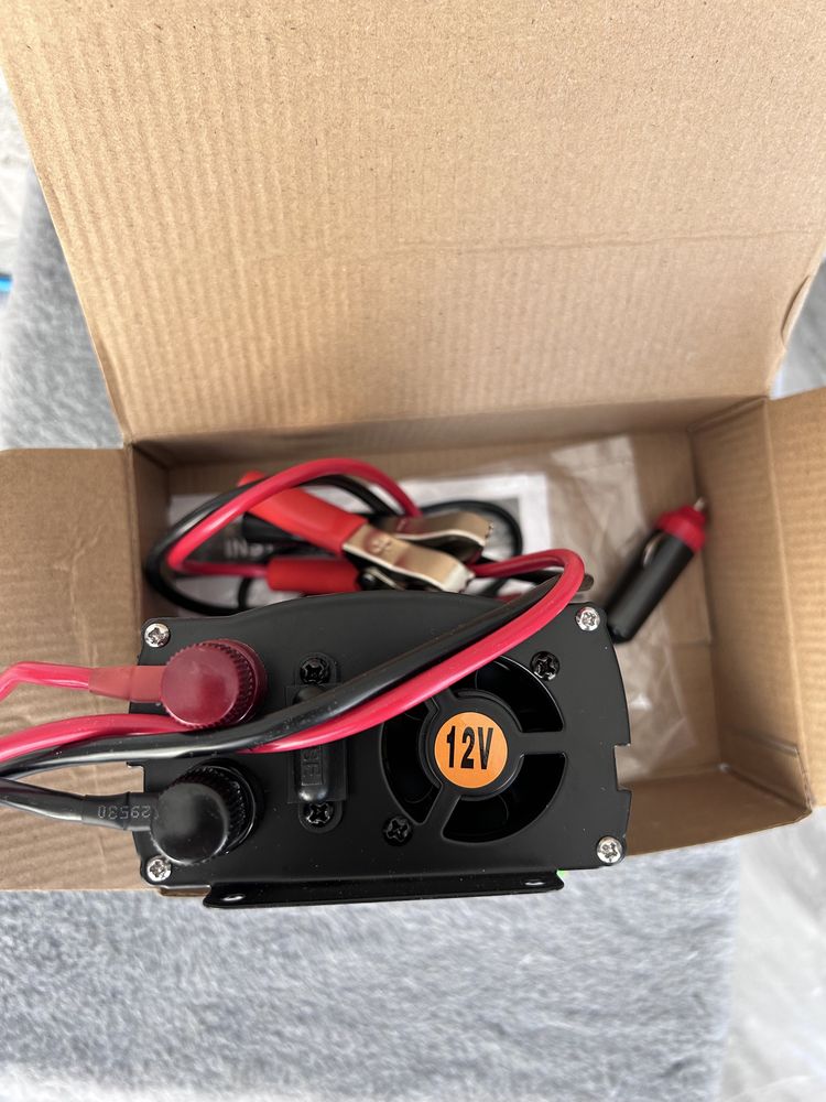 Інвертор 12V-220V 500W Volt polska IPS500
