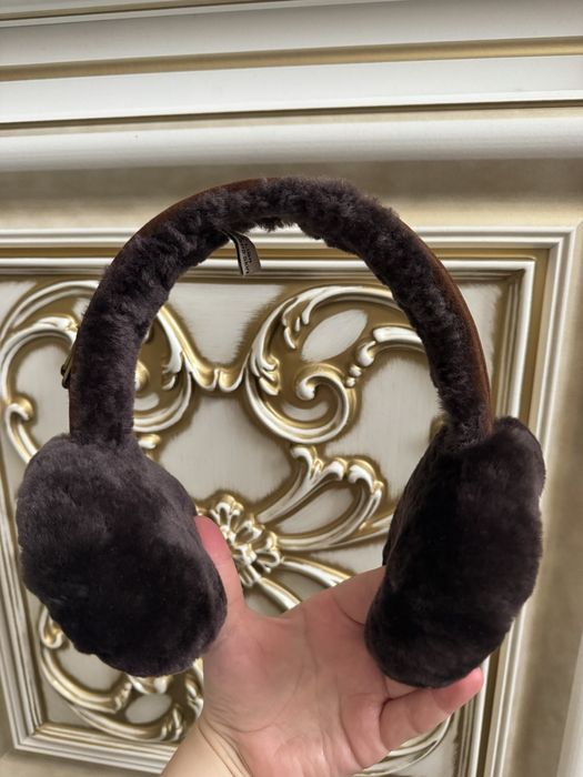 Натуральні навушники з овчини UGG