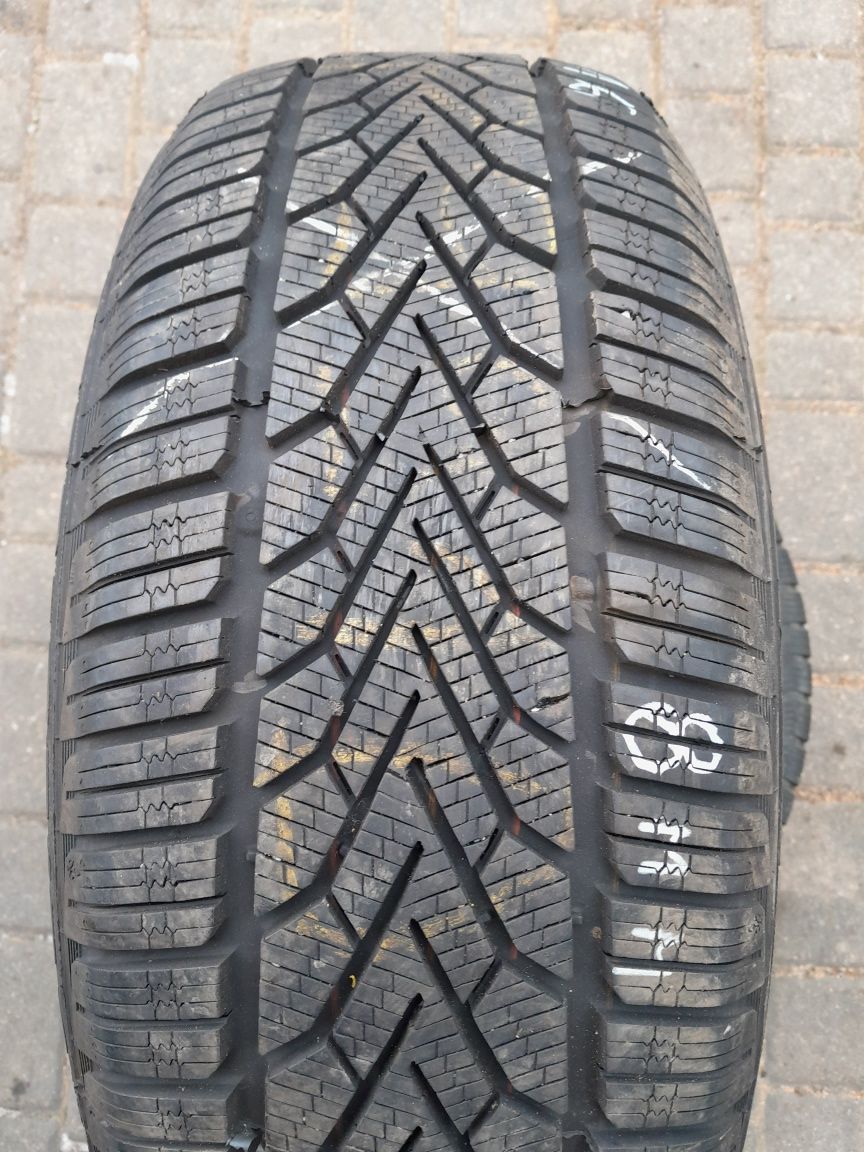 SEMPERIT 215/55R17 98V XL ,  pojedyńcza opona zimowa.