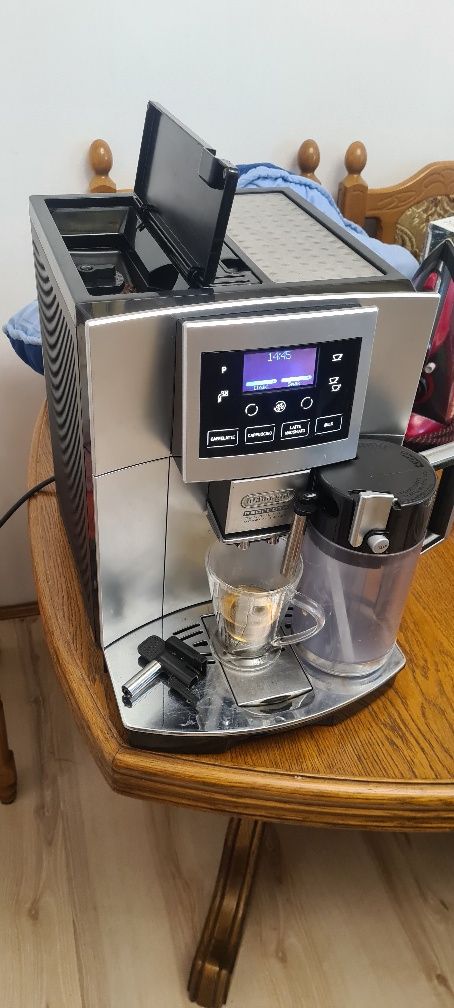 Ekspres do kawy DeLonghi Perfecta