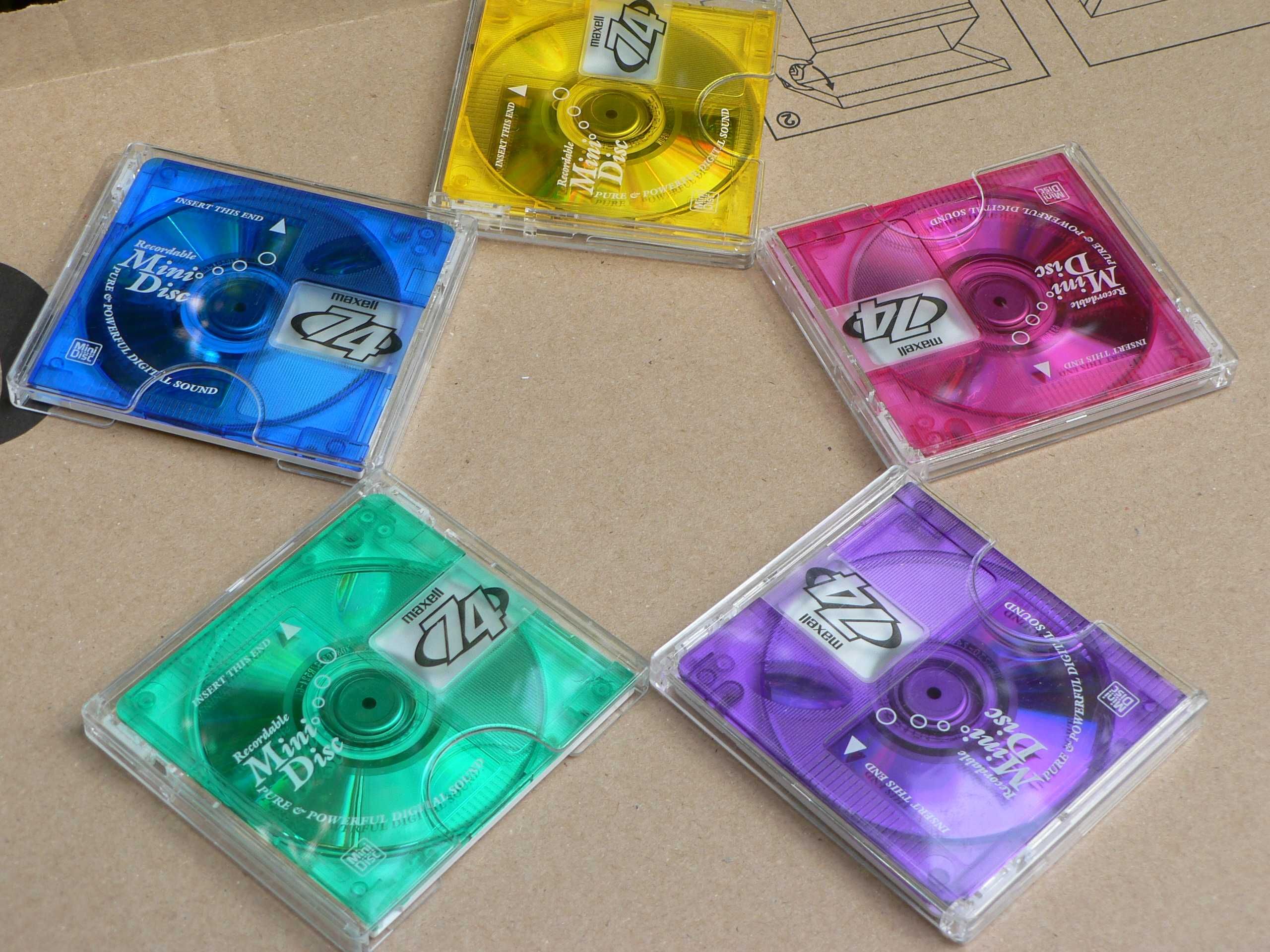 Okazja , 30 płyt minidisc  firmy Maxell Colour ,mini disci jak nowe !