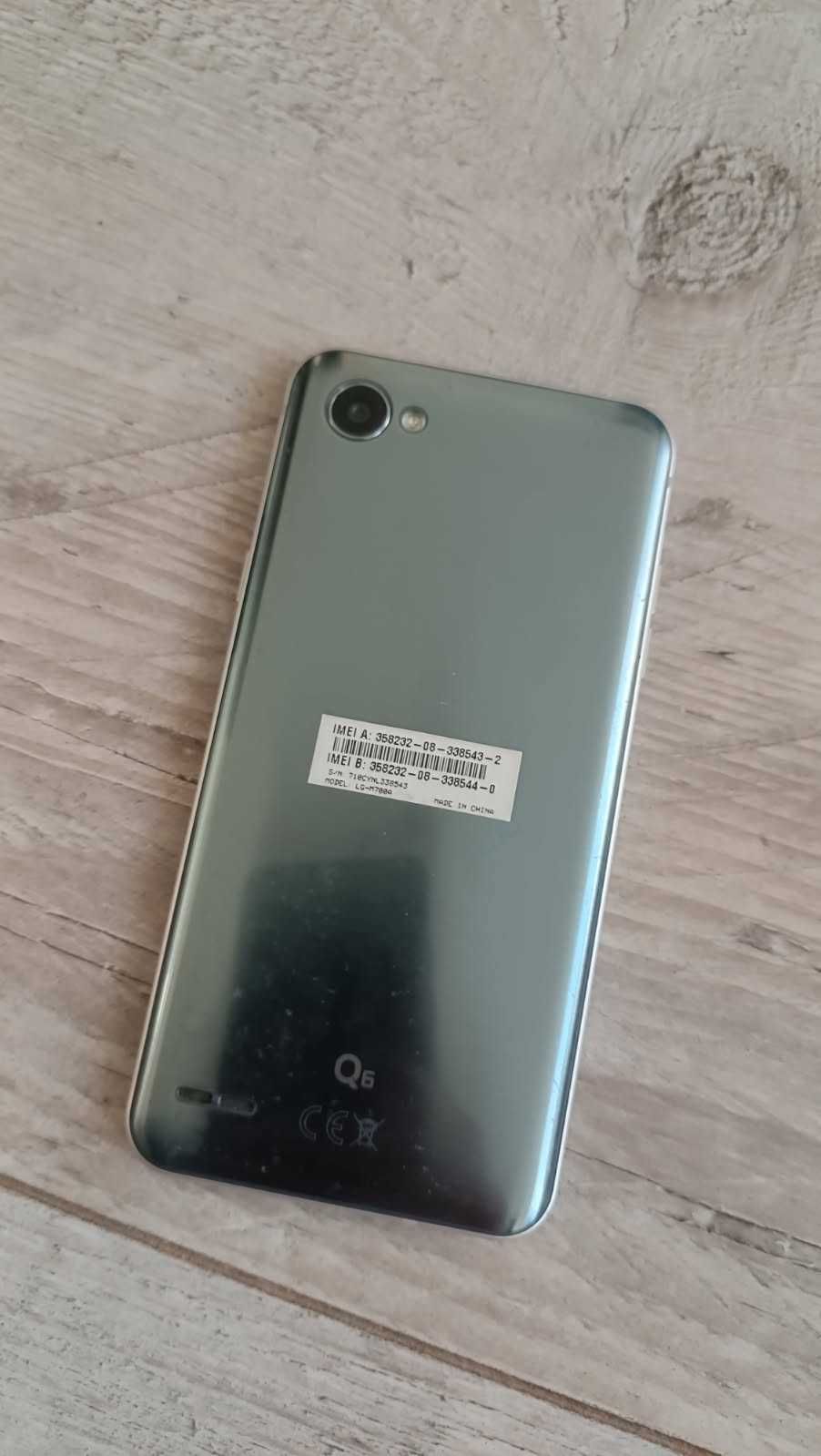 Telefon LG q 6.     .