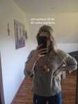Sweter bluza z kapturem wełna jagnięcia oversize M L pompony ciepły
