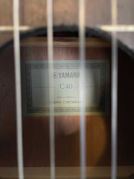 Guitarra Clássica Yamaha C-40 Preta – Como Nova + Com Caixa Original
