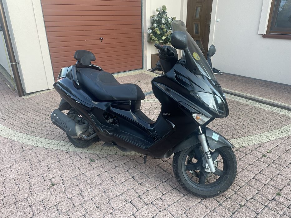 Piaggio xevo 125 swietny stan maly przebieg rocznik 2016 sprowadzony