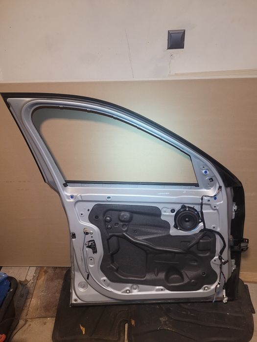 Drzwi bmw x1 f48 lewy przód lewe przednie kompletne a83 Glacier Silver