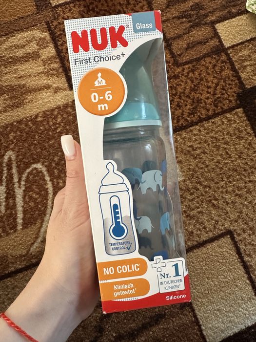 скляна пляшечка для годування з індикатором температури