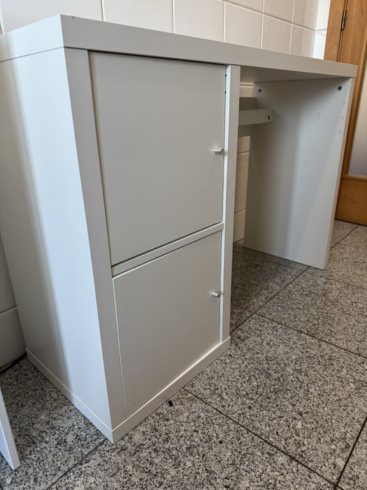 Secretaria Ikea com 2 portas kallax
