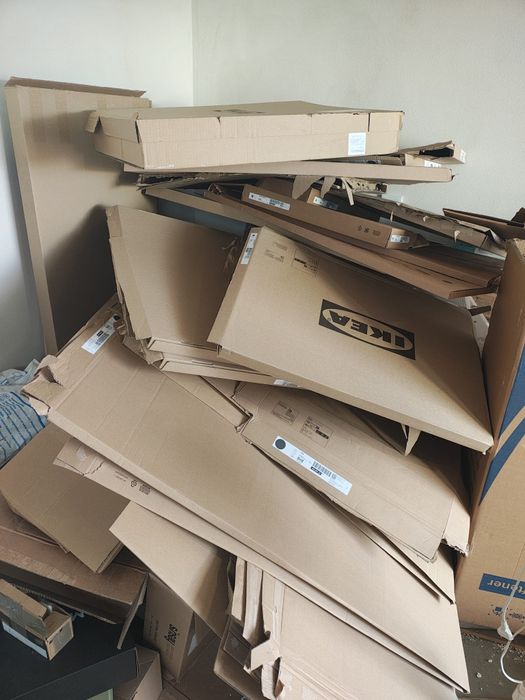 Oddam kartony i palety