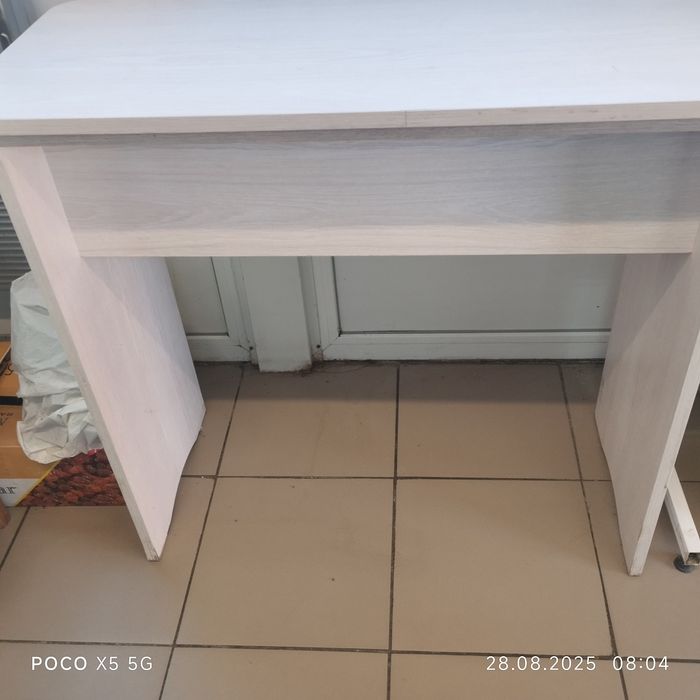 Стол ,в отличном состоянии