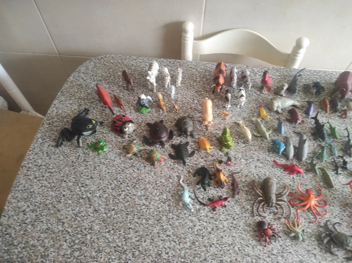 Miniaturas de animais selvagens e do Mar