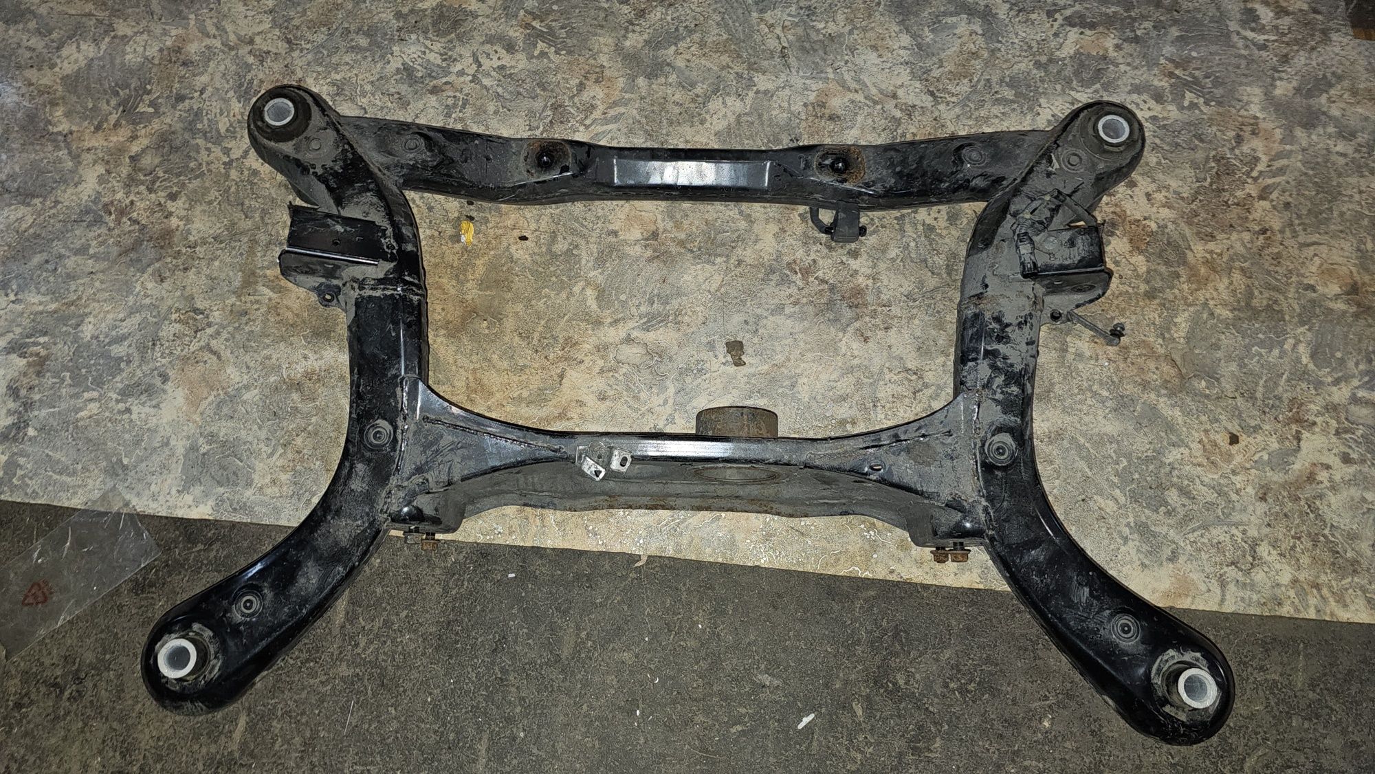 Підрамник Lexus RX 450h 16-22 задній передній