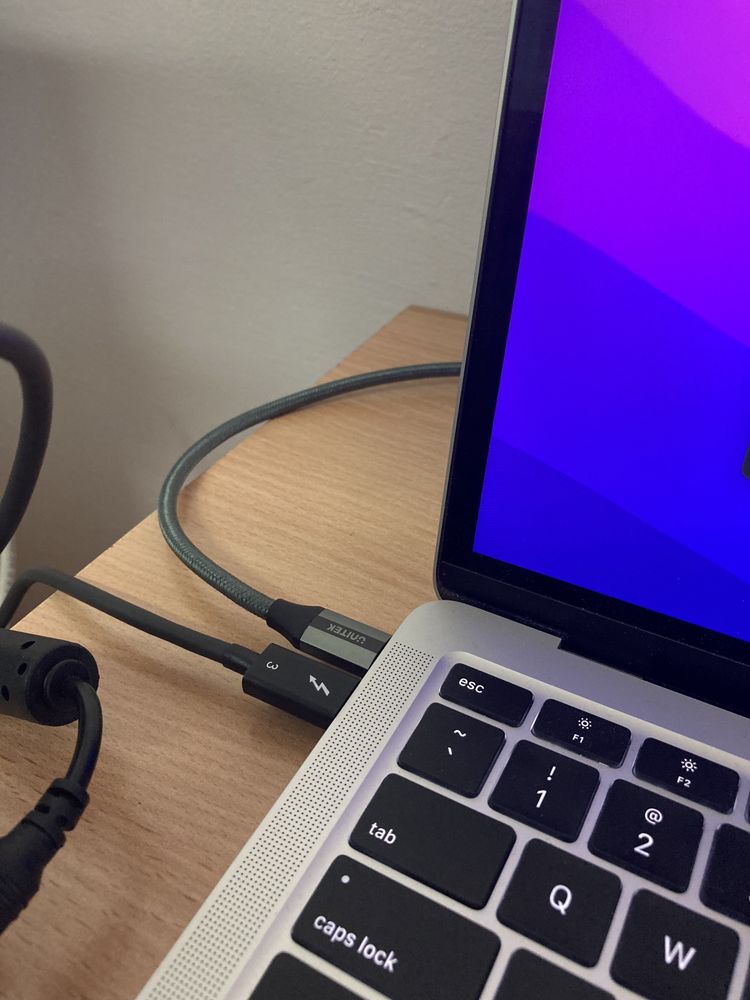 Akitio Thunder3 PCIe box thunderbolt 3 + 2TB SSD dysk zewnętrzny