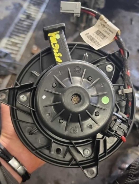 wentylator nawiewu dmuchawa Opel Insignia A lampa błotnik zderzak itd