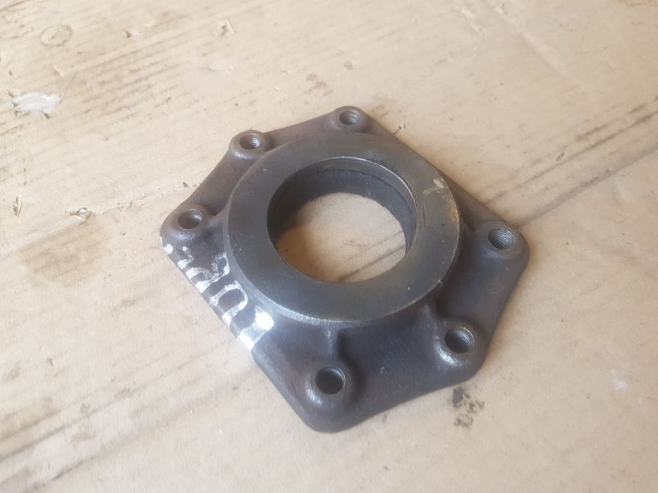 FS LUBLIN 3Mi DZT Pasagon Lublinek flansza kołnierz mocujący uszczelniający półoś tylnego mostu