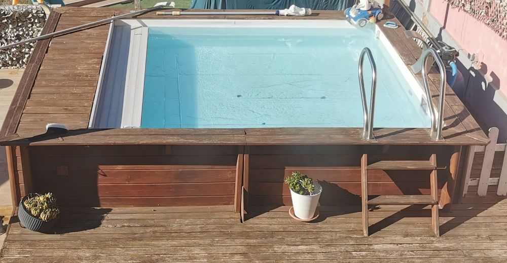 Vendo piscina de madeira