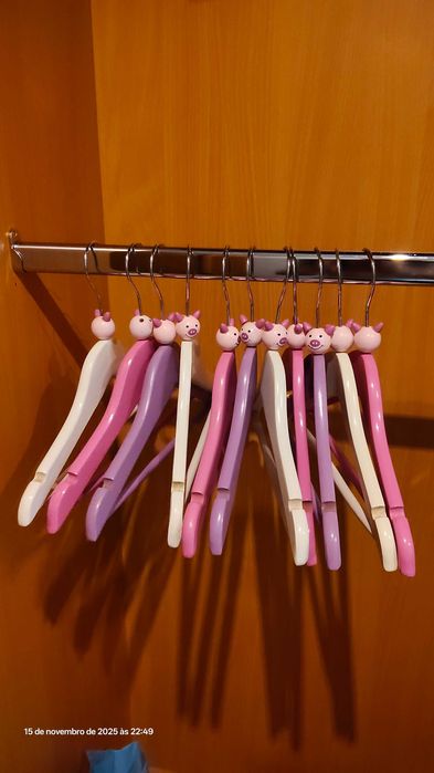 Cabide criança com porquito