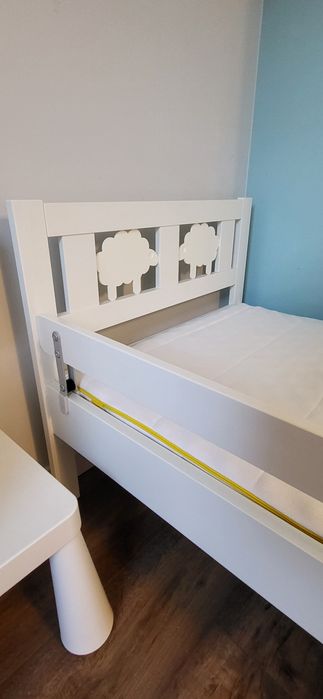 Rama łóżka IKEA + materac 70 x160
KRITTER
Rama łóżka z dnem z listew,