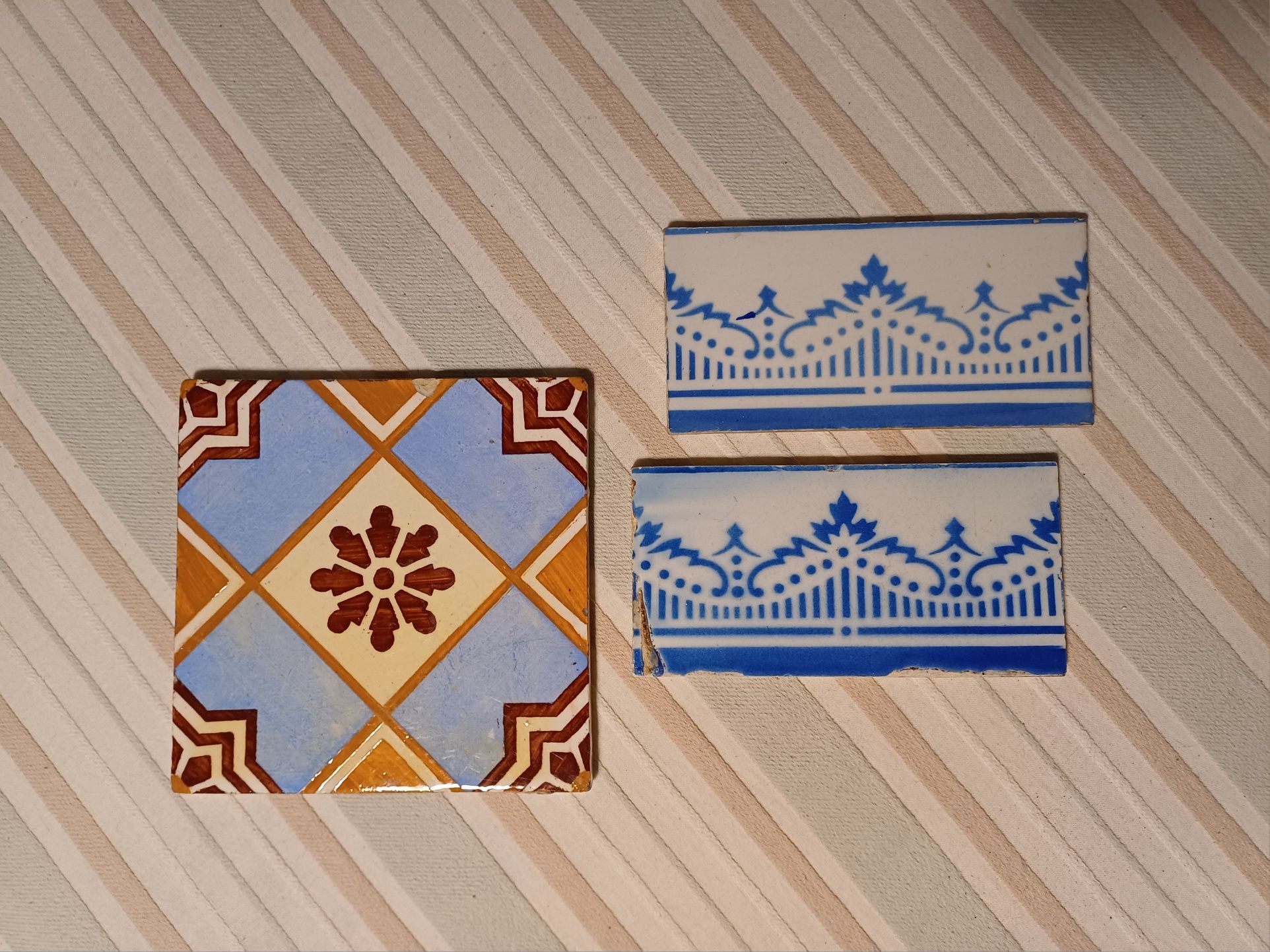 3 azulejos antigos