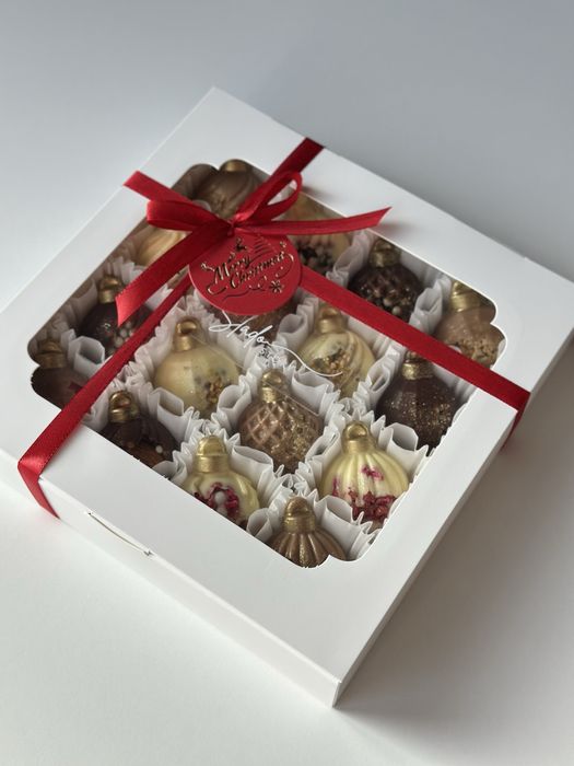 Новорічні подарункові набори цукерок із бельгійського шоколаду