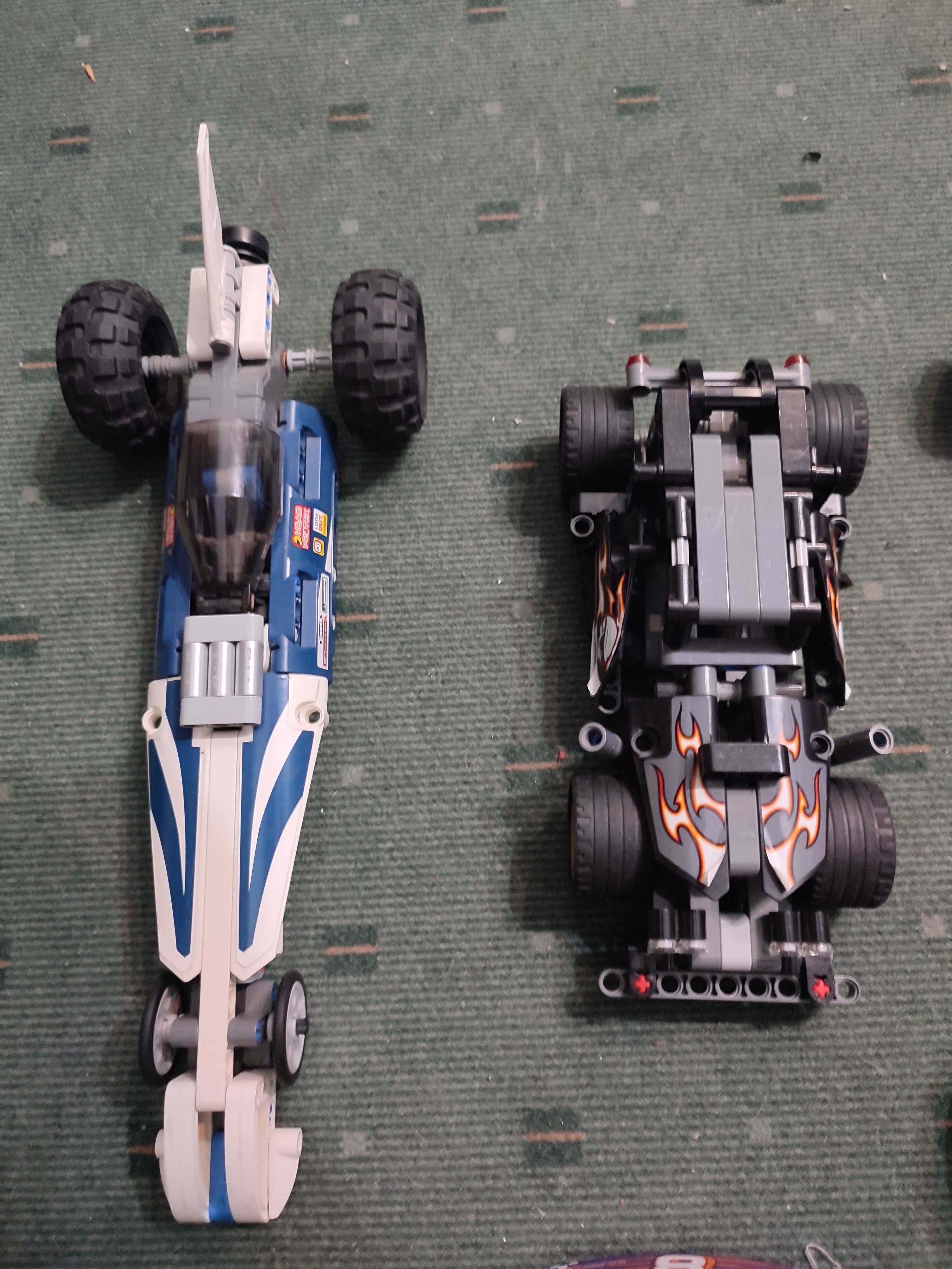 Lote com 7 Carros da Lego