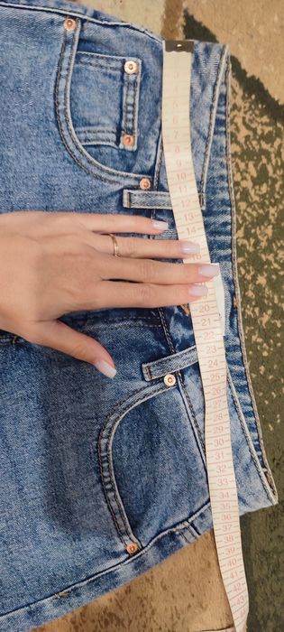 Джинсы прямые с разрезами 34 размер, штаны укороченные с лампасами