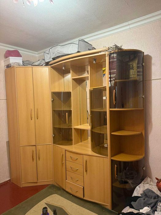 Шафа для одягу та посуду