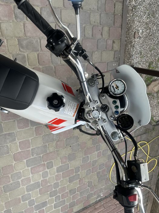 Suzuki van van 200