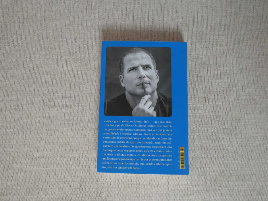 Livro Idiotas Úteis e Inúteis,  Ricardo Araújo Pereira