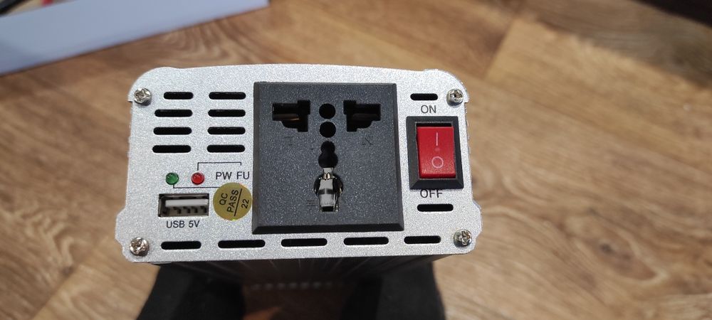 Інвертор 12В/220 Вольт, потужність 2000 Вт