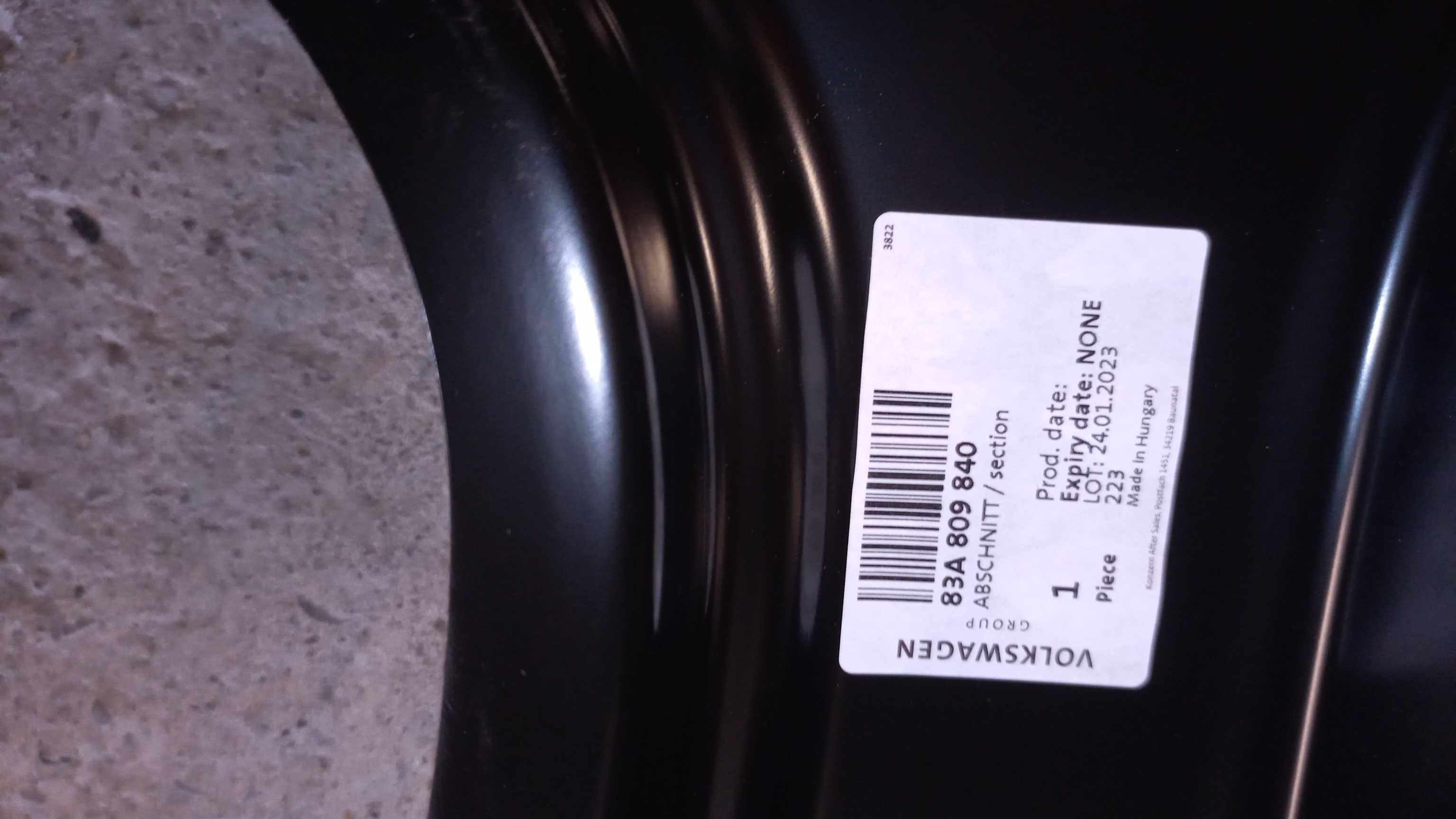 Audi Q3 22r 83A slupek prog rama szyby prawa nowa