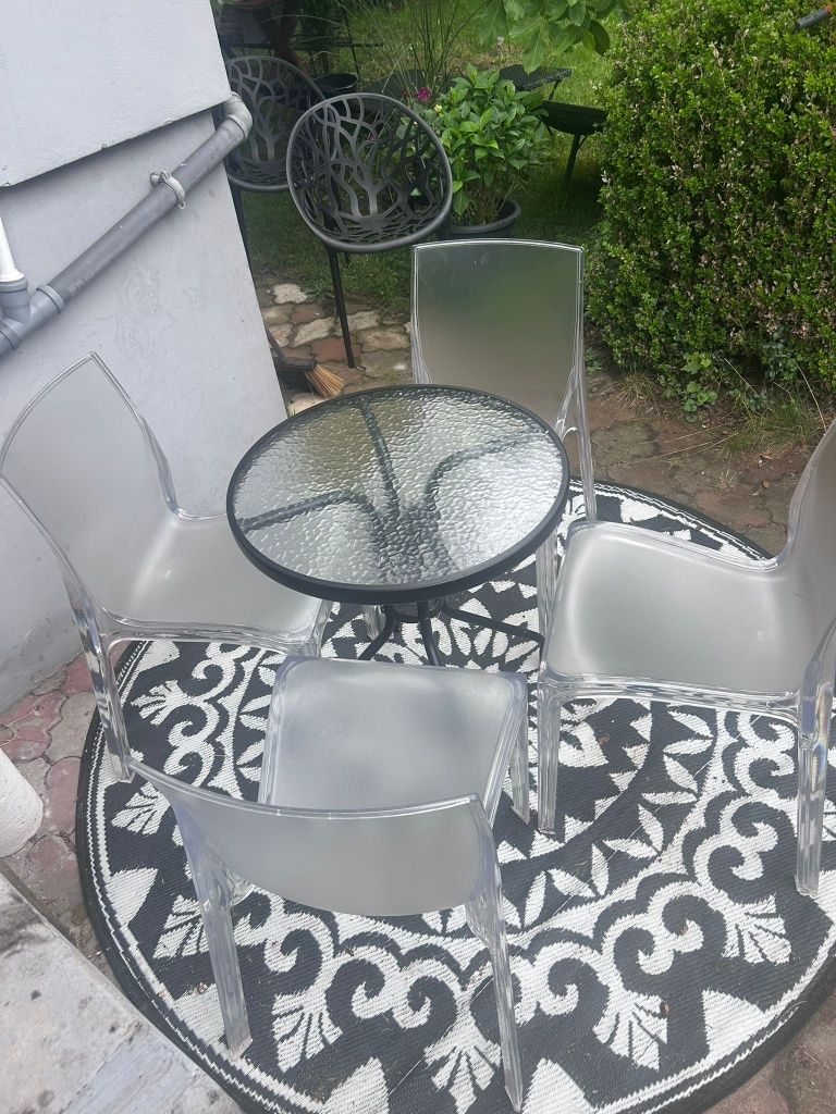 Krzesła przezroczyste plastikowe salon taras