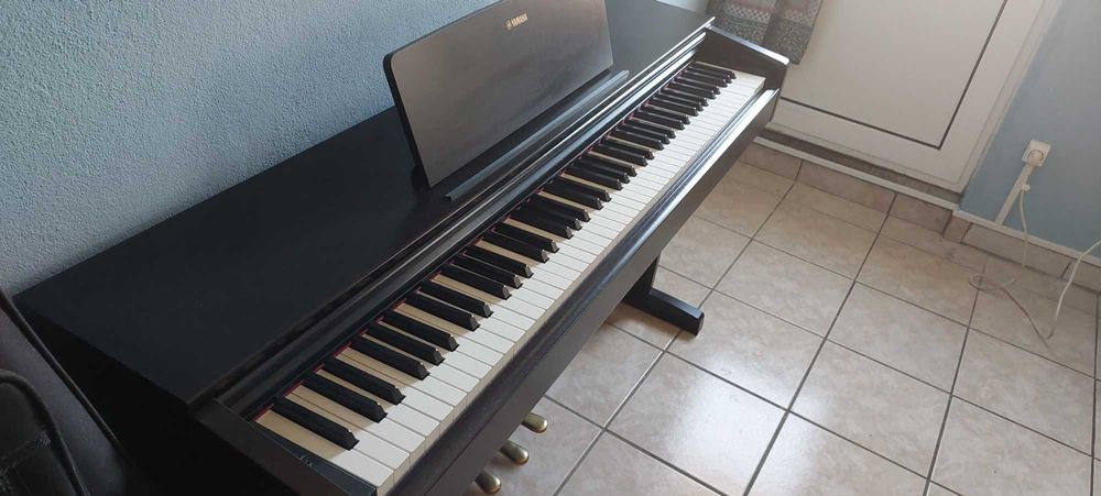 Yamaha YDP-103 R Arius
