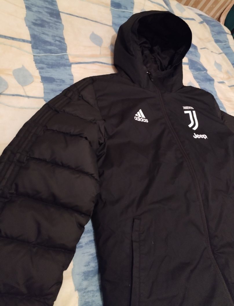 Подовжений пуховик Adidas Juventus в ідеальному стані