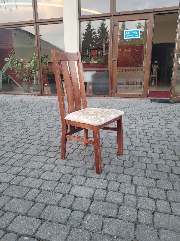 Krzesła drewniane w bardzo dobrym ( duża ilość)stanie