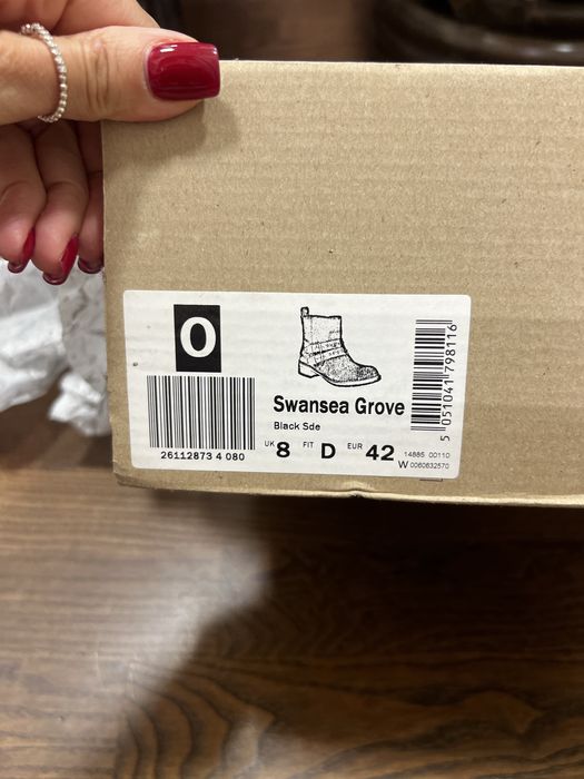 Кросівки massimo dutti, чоботи із замші clarks 42 р.