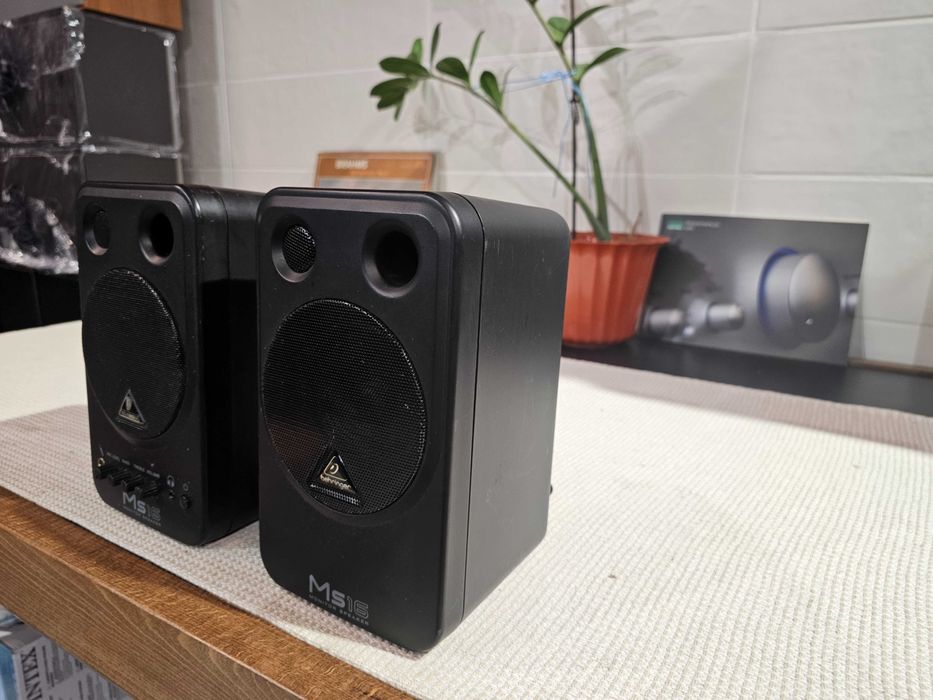 Монітори Behringer MS16