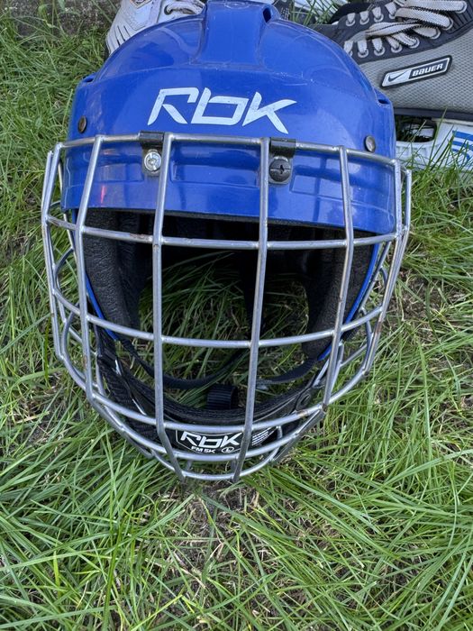 Хокейні щитки, лікті, краги та шолом. Bauer, Easton, CCM, Reebok
