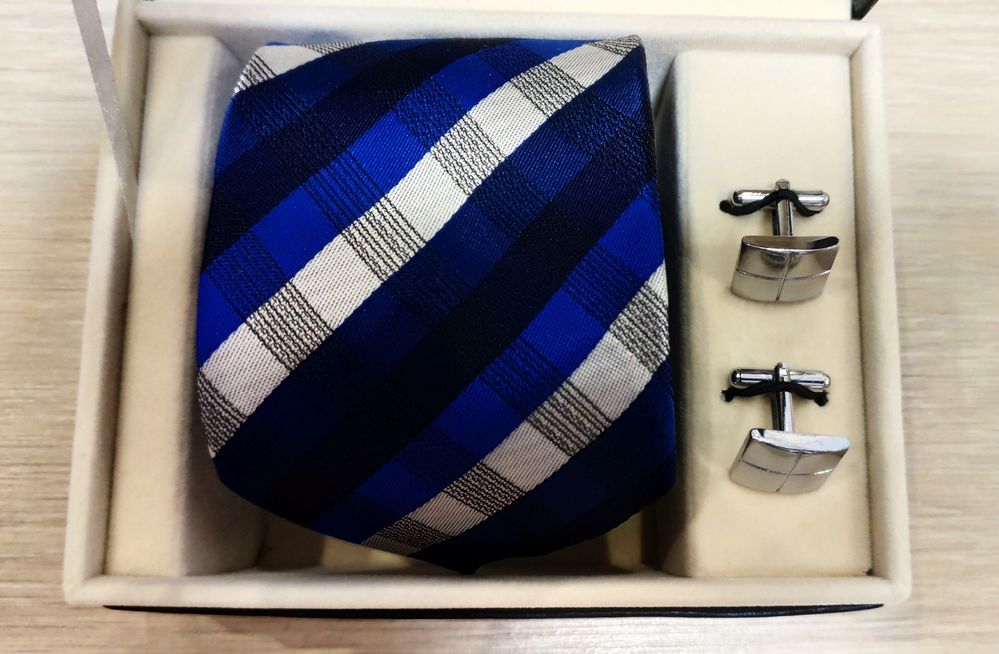 Продам Подарочный набор галстук и запонки