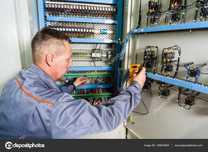 Elektryk, serwis maszyn przemysłowych, 
 rozdzielnie-szafy sterownicze