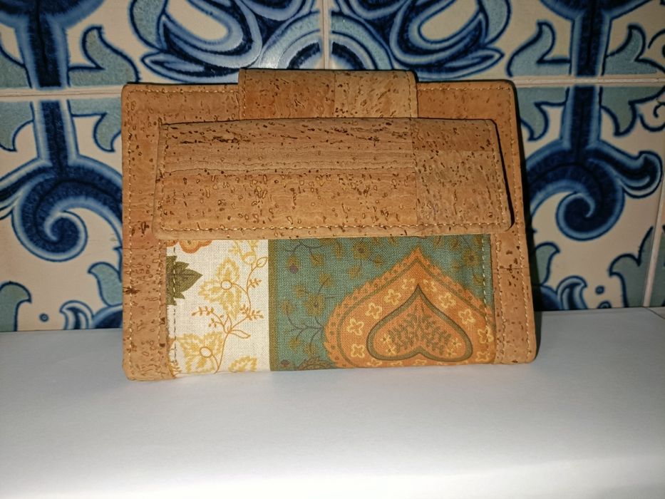 Carteira em cortiça e tecido