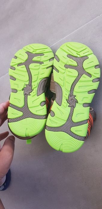 Sandálias Novas de rapaz N 34